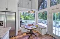 Brookeland Resort Cabin w/ Golf + Lake Access - 3-Star