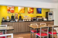 Comfort Inn - breakfast