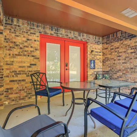 Peaceful Fairhope Getaway, 2 Mi to South Beach