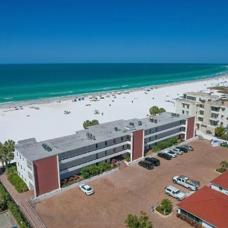 Siesta Key - PRIVATE BEACH - Heated Pool - Walkable to activities