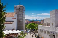 House with pool  & parking Albaicín. San Nicolas