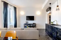 Modern 3BD apartment near centre. Belfiore 佛羅倫斯酒店