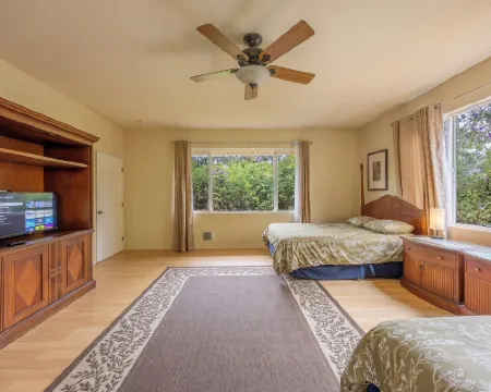 ボルケーノ フォレスト イン ボルケーノのホテル