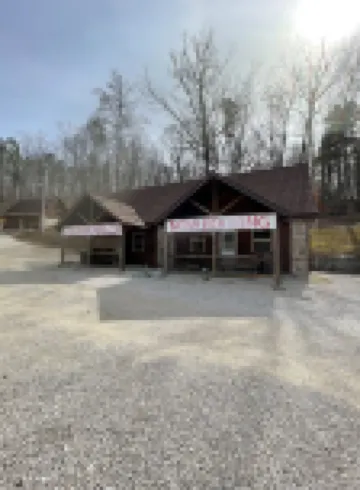 Hillside Hideaway West just 1/2 mile from Current River!