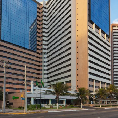 Holiday Inn FORTALEZA by IHG Отели рядом с достопримечательностью «Пляж Ирасема»