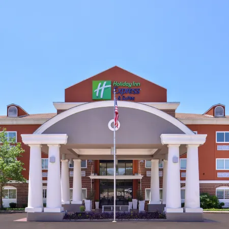 Holiday Inn Express & Suites ELGIN by IHG