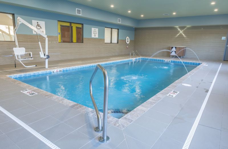 Holiday Inn Express & Suites Clarion by IHG photo 2