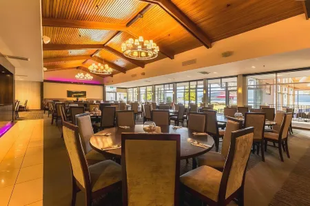 Distinction Te Anau Hotel & Villas