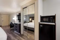 Best Western Inn  Suites Lemoore - Parking