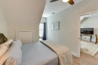 < 1/2 Mi to Old Town: Cozy Bluffton Getaway - parking