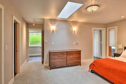 Quiet & Cozy Eureka Home Near Sequoia Park & Zoo! - バルコニー