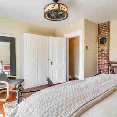 Historic Home Near Downtown Salem: Walk to Capitol Rooms