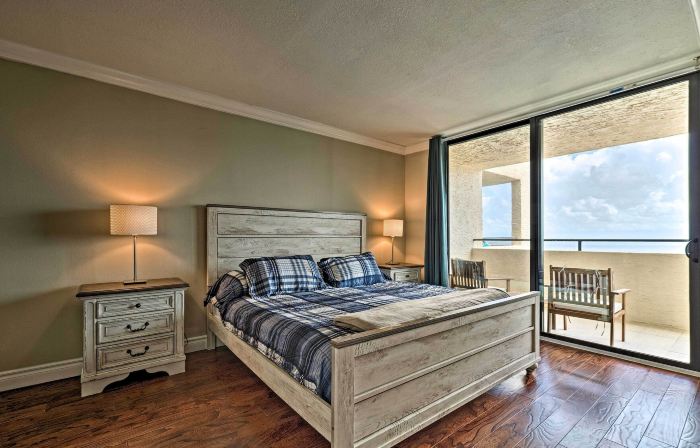 Private Beach Access: Hudson Resort Condo!