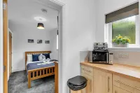 Garden Lodge With Parking By My Getaways - Bintang 2