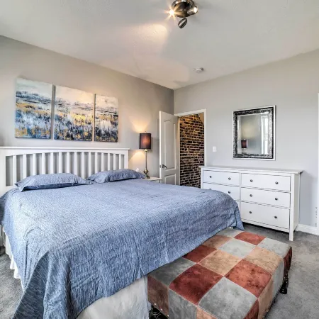 Pittsburgh Vacation Rental in Lawrenceville!