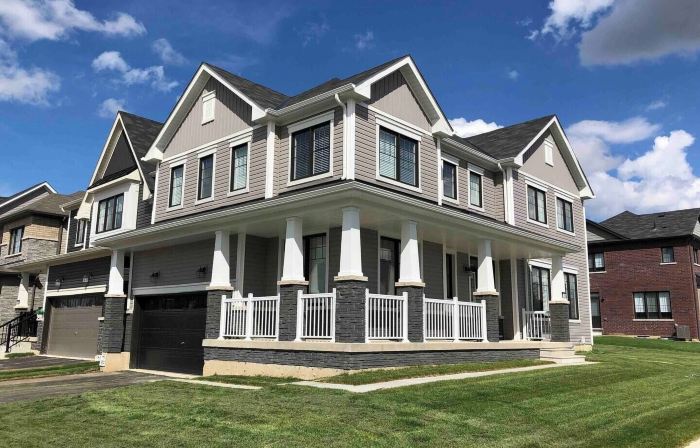 Two Adjacent Homes with 8 Bedrooms