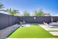 2 Mi to Surprise Stadium! Snowbird Haven w/ Pool - Boutique