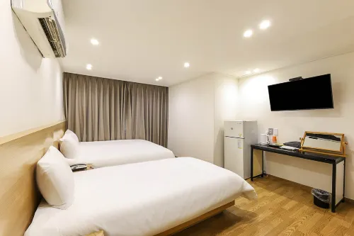 เจบี พลัส โรงแรม