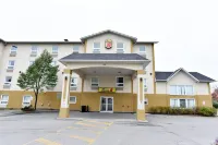 Super 8 by Wyndham Ajax/Toronto on Hotels near Hermitage Park