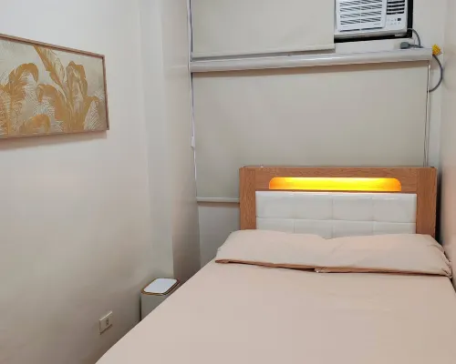 Charming 2BR Condo in Cambridge with WIFI, Smart TV Hotels in Cainta