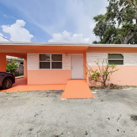 3 Mi to Dania Beach Pier: Convenient Apartment!