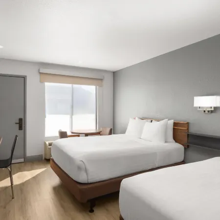 Super 8 by Wyndham Fort Bragg