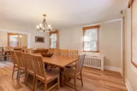 11 bedroom Lodge - Swim Spa/Hot Tub - Firepit - Game room - sleeps 26 - Wifi