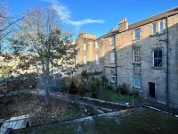 4 Friends House Hotels near Leith