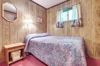 Outdoor Lovers Paradise Slopeside Cabin! - parking