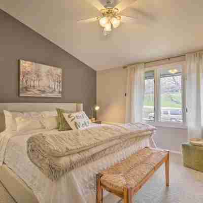 Cozy Lake Geneva Retreat with Year-Round Views! Rooms