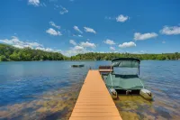 Lakefront Cabin w/ Dock, Fire Pits in Danbury! - Wifi