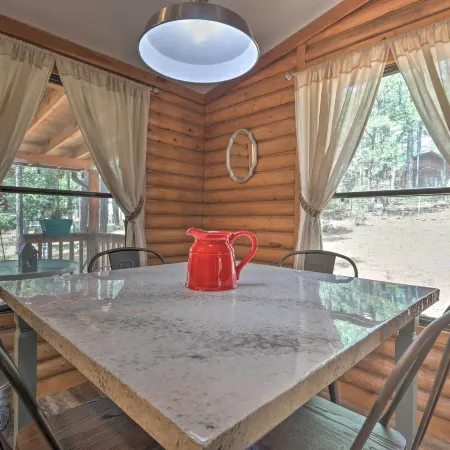 Updated Strawberry Family Cabin w/ 2 Private Decks