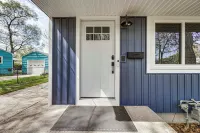 Lake Michigan Getaway Walk to Beach! - parking