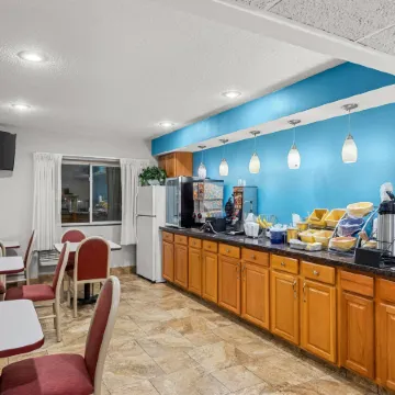 Days Inn by Wyndham Ames