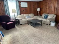 Lake Erie Home near the lake with boat parking. Hotels in Berlin Township