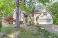 3 Mi to Roswell Riverwalk: Spacious Getaway! - 4-Star