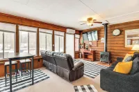 Hike and Ski Log Cabin in East Stroudsburg! - 3-Star
