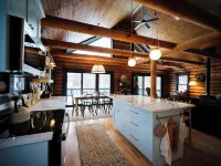 Driftless Escape – Secluded Luxury Lodge on Stream with Hot Tub