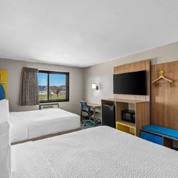 Days Inn & Suites by Wyndham des Moines Airport