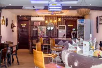 Adeshie Fie Hotel - 3-Star