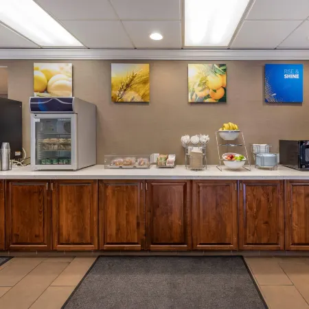 Comfort Suites Near Six Flags Magic Mountain