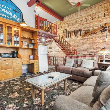 Saugatuck Retreat in Historic Downtown!
