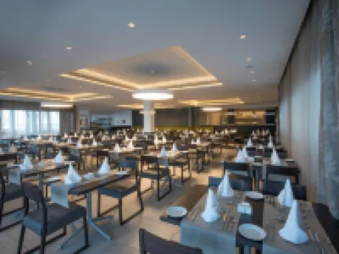 埃弗雷那海灘酒店 布達拉斯酒店