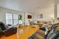 Elegant 5-Bedroom Riverside home with BBQ, AC, WiFi, Fitness, amenities and more