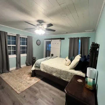 Cozy lake house w/Lake Conroe access- pet friendly!