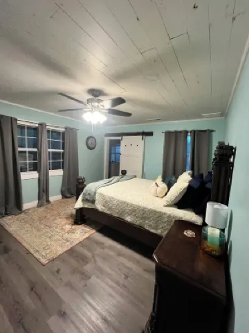 Cozy lake house w/Lake Conroe access- pet friendly!
