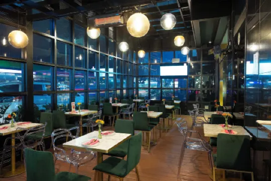 Hotel Black Tower Premium