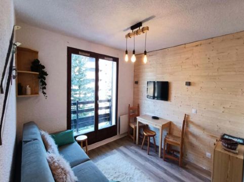 Apartment in Village Center by Ski Slopes