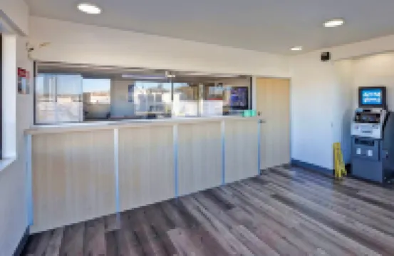 Super 7 Inn 達拉斯靠近鄧肯維爾