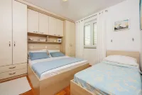 Apartments Petak Novi - 3-Star